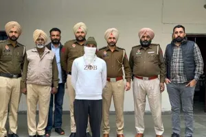 ਸੋਨਾ ਲੁੱਟਣ ਵਾਲੇ ਗਿਰੋਹ ’ਚ ਸ਼ਾਮਲ ਪੁਲਿਸ ਮੁਲਾਜ਼ਮ ਗ੍ਰਿਫ਼ਤਾਰ
