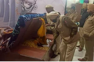 ਛਾਪੇਮਾਰੀ ’ਚ ਦੋ ਭਗੌੜੇ ਅਪਰਾਧੀਆਂ ਸਮੇਤ ਤਿੰਨ ਗ੍ਰਿਫਤਾਰ