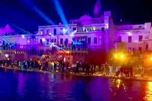 Ayodhya Ram Mandir : ਪ੍ਰਾਣ ਪ੍ਰਤਿਸ਼ਠਾ ਤੋਂ ਬਾਅਦ ਦੇਸ਼ ਭਰ ’ਚ ਦੀਪ ਉਤਸਵ, ਭਲਕੇ ਤੋਂ ਆਮ ਲੋਕਾਂ ਲਈ ਖੁੱਲ੍ਹੇਗਾ ਮੰਦਰ