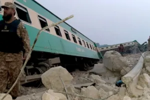 Train Accident: ਯਾਤਰੀ ਰੇਲਗੱਡੀ ਪਟੜੀ ਤੋਂ ਲੱਥੀ, ਐਮਰਜੈਂਸੀ ਸੰਪਰਕ ਨੰਬਰ ਜਾਰੀ