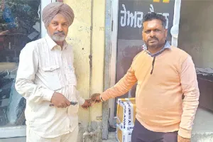 World Water Day : ‘ਪਾਣੀ ਦੇ ਰਾਖਿਆਂ’ ਵਜੋਂ ਜਾਣੇ ਜਾਂਦੇ ਨੇ ਢੰਡੋਲੀ ਕਲਾਂ ਦੇ ਲੱਖਾ ਤੇ ਲਖਵਿੰਦਰ