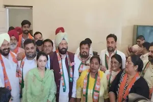 ਨਗਰ ਕੌਂਸਲ ਗੁਰੂਹਰਸਹਾਏ ਦੇ ਪ੍ਰਧਾਨ ਸਮੇਤ ਐਮ‌ਸੀ ਭਾਜਪਾ ‘ਚ ਸ਼ਾਮਲ