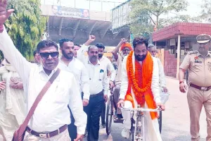 Nomination: ਜਦੋਂ ਅਜ਼ਾਦ ਉਮੀਦਵਾਰ ਰਿਕਸ਼ੇ ’ਤੇ ਪਹੁੰਚਿਆ ਨਾਮਜ਼ਦਗੀ ਭਰਨ…