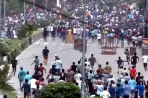 Bangladesh Clash: ਕਾਨੂੰਨ ਵਿਵਸਥਾ ਵਿਗੜੀ, 98 ਦੀ ਮੌਤ, ਅਣਮਿੱਥੇ ਸਮੇਂ ਲਈ ਕਰਫਿਊ