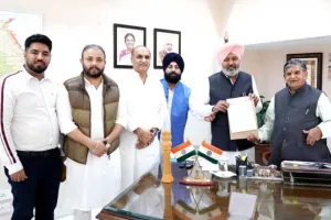 Chandigarh: ਪੰਜਾਬ ਦੇ ਵਿੱਤ ਮੰਤਰੀ ਨੇ ਰਾਜਪਾਲ ਨਾਲ ਕੀਤੀ ਮੁਲਾਕਾਤ, ਆਖਿਆ, ਹਰਿਆਣਾ ਨੂੰ ਇੱਕ ਇੰਚ ਵੀ ਜ਼ਮੀਨ ਨਹੀਂ ਦਿਆਂਗੇ