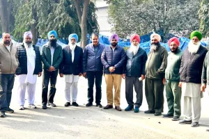 Amloh News: ਕਿਸਾਨ ਸੰਘਰਸ਼ ਕਮੇਟੀ ਦਾ ਵਫਦ ਸ਼ੂਗਰ ਮਿੱਲ ਦੇ ਮੈਨੇਜਰ ਨੂੰ ਮਿਲਿਆ