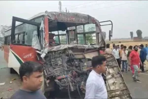 Road Accident: ਰੋਡਵੇਜ਼ ਬੱਸ ਅਤੇ ਟੈਂਕਰ ਵਿਚਕਾਰ ਭਿਆਨਕ ਟੱਕਰ, 35 ਲੋਕ ਜ਼ਖਮੀ 