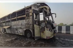 Lucknow Bus Fire: ਡਬਲ-ਡੈਕਰ ਬੱਸ ਨੂੰ ਅੱਗ ਲੱਗਣ ਨਾਲ ਪੰਜ ਯਾਤਰੀਆਂ ਦੀ ਮੌਤ, ਮੁੱਖ ਮੰਤਰੀ ਯੋਗੀ ਨੇ ਪ੍ਰਗਟਾਇਆ ਦੁੱਖ