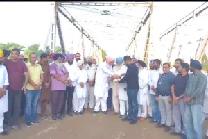 Faridkot News: ਤਲਵੰਡੀ ਰੋਡ ਨਹਿਰ ’ਤੇ ਬਣੇ ਪੁੱਲ ਨੂੰ ਵਿਧਾਇਕ ਸੇਖੋਂ ਨੇ ਆਰਜ਼ੀ ਤੌਰ ’ਤੇ ਆਵਾਜਾਈ ਲਈ ਖੋਲ੍ਹਿਆ