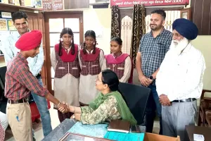 Punjab School Inspection: ਜ਼ਿਲ੍ਹਾ ਸਿੱਖਿਆ ਅਫਸਰ ਰਵਿੰਦਰ ਕੌਰ ਨੇ ਸੰਗਤਪੁਰ ਸੋਢੀਆਂ ਸਕੂਲ ਦੀ ਕੀਤੀ ਅਚਨਚੇਤ ਚੈਕਿੰਗ