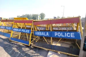 Shambhu Border: ਸ਼ੰਭੂ ਬਾਰਡਰ ਕਈ ਘੰਟੇ ਰਿਹਾ ਬੰਦ, ਲੋਕ ਹੋਏ ਖੱਜਲ-ਖੁਆਰ