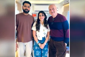 Bollywood News: ਰੋਹਿਤ ਸ਼ਰਮਾ ਨੂੰ ਮਿਲ ਕੇ ਗਦਗਦ ਹੋਏ ਅਨੁਪਮ ਖੇਰ, ਦੱਸਿਆ ‘ਅਸਲੀ ਹੀਰੋ’