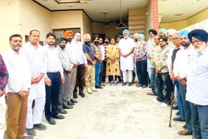 Punjab Politics: ਅਕਾਲੀ ਦਲ ਦਾ ਪੱਲਾ ਛੱਡ ਕਈ ਪਰਿਵਾਰ ਕਾਂਗਰਸ ‘ਚ ਸ਼ਾਮਲ