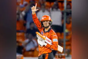 SRH vs DC: ਅਭਿਸ਼ੇਕ ਨੇ ਕੀਤੀ ਕੋਹਲੀ ਦੀ ਬਰਾਬਰੀ, 9ਵਾਂ ਟੀ20 ਸੈਂਕੜਾ ਲਾਇਆ