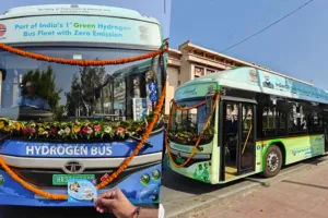 Hydrogen Bus In Delhi: ਪਹਿਲੀ ਵਾਰ ਦਿੱਲੀ ’ਚ ਹਾਈਡ੍ਰੋਜਨ ਬੱਸਾਂ, ਜਾਣੋ ਕਿੱਥੋਂ ਤੋਂ ਕਿੱਥੋਂ ਤੱਕ ਚੱਲਣਗੀਆਂ, ਕਿੰਨਾ ਹੋਵੇਗਾ ਕਿਰਾਇਆ?