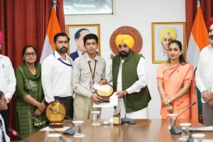 Punjab Education: ਭਗਵੰਤ ਮਾਨ ਸਰਕਾਰ ਦੀ 'ਸਿੱਖਿਆ ਕ੍ਰਾਂਤੀ' ਨੇ ਲਿਆਂਦੀ ਇਤਿਹਾਸਕ ਤਬਦੀਲੀ, ਦਸਵੀਂ ਜਮਾਤ ਦੇ ਬੋਰਡ ਨਤੀਜਿਆਂ ਵਿੱਚ ਕੁੜੀਆਂ ਨੇ ਪਹਿਲੇ 3 ਵਿੱਚੋਂ 2 ਸਥਾਨ ਕੀਤੇ ਹਾਸਲ