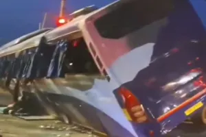 Road Accident Punjab: ਜ਼ੀਰਕਪੁਰ 'ਚ ਨਿੱਜੀ ਬੱਸ ਅਤੇ ਟਰੱਕ ਵਿਚਾਲੇ ਟੱਕਰ, 20 ਤੋਂ ਵੱਧ ਯਾਤਰੀ ਜ਼ਖ਼ਮੀ