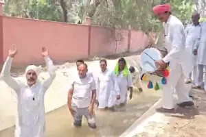 Abohar Farmers Protest News: ਕਿਸਾਨਾਂ ਵੱਲੋਂ ਢੋਲ ਵਜਾ ਕੀਤਾ ਰੋਸ ਪ੍ਰਗਟ
