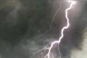 Chhattisgarh Lightning Tragedy: ਕਾਂਕੇਰ ’ਚ ਅਸਮਾਨੀ ਬਿਜਲੀ ਡਿੱਗਣ ਨਾਲ ਉਪ ਸਰਪੰਚ ਸਮੇਤ ਤਿੰਨ ਲੋਕਾਂ ਦੀ ਮੌਤ, ਪੰਜ ਜ਼ਖਮੀ