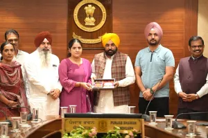 Punjab News: ਯੂਪੀਐਸਸੀ-2025 ਵਿੱਚ ਕਾਮਯਾਬ ਨੌਜਵਾਨਾਂ ਦਾ ਮੁੱਖ ਮੰਤਰੀ ਭਗਵੰਤ ਮਾਨ ਵੱਲੋਂ ਸਨਮਾਨ