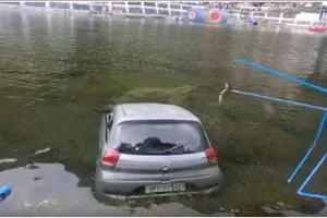 Nainital Accident: ਨੈਨੀਤਾਲ ’ਚ ਵੱਡਾ ਹਾਦਸਾ ਟਲਿਆ, ਸਰੀਤਾਤਾਲ ਝੀਲ ’ਚ ਡਿੱਗੀ ਸੈਲਾਨੀਆਂ ਦੀ ਕਾਰ