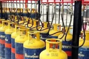 Petrolium Price: ਅੱਜ ਫਿਰ ਮਹਿੰਗਾ ਹੋਇਆ ਗੈਸ ਸਿਲੰਡਰ, ਪੈਟਰੋਲ, ਡੀਜ਼ਲ ਤੇ ਏਟੀਐਫ 'ਤੇ ਐਕਸਪੋਰਟ ਡਿਊਟੀ ਘਟੀ