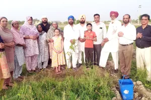 Malout News: ਮਾਨਵਤਾ ਲਈ ਮਿਸਾਲ: ਦੇਹਾਂਤ ਤੋਂ ਬਾਅਦ ਪੰਜਾਬ ਪੁਲਿਸ ਦੇ ਜਵਾਨ ਦੀਆਂ ਅਸਥੀਆਂ ’ਤੇ ਪਰਿਵਾਰ ਨੇ ਫ਼ਲਦਾਰ ਬੂਟਾ ਲਗਾ ਕੇ ਵਾਤਾਵਰਣ ਨੂੰ ਬਚਾਉਣ ਦਾ ਦਿੱਤਾ ਸੰਦੇਸ਼ 