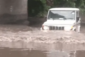 Chandigarh Weather: ਚੰਡੀਗੜ੍ਹ ’ਚ ਤੇਜ਼ ਮੀਂਹ, ਸੜਕਾਂ ’ਤੇ ਡੇਢ ਫੁੱਟ ਤੱਕ ਭਰਿਆ ਪਾਣੀ