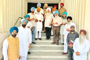 Faridkot News: ਚੇਅਰਮੈਨ ਨਗਰ ਸੁਧਾਰ ਟਰੱਸਟ ਤੇ ਐੱਸ.ਐੱਸ.ਪੀ. ਨੇ ਨਸ਼ਾ ਮੁਕਤੀ ਮੋਰਚਾ ਦੇ ਅਹੁਦੇਦਾਰਾਂ ਨੂੰ ਵੰਡੇ ਪਹਿਚਾਣ ਪੱਤਰ : ਗਗਨਦੀਪ ਧਾਰੀਵਾਲ 