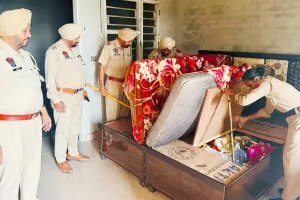 Faridkot News: ਫ਼ਰੀਦਕੋਟ ਪੁਲਿਸ ਦਾ ਤੜਕੇ ਵੱਡਾ ਸਰਚ ਆਪ੍ਰੇਸ਼ਨ, ਨਸ਼ਾ ਤਸਕਰਾਂ ਦੇ ਸ਼ੱਕੀ ਟਿਕਾਣਿਆਂ ’ਤੇ ਛਾਪੇ
