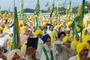 Farmers Protest Chandigarh: ਭਾਰਤ-ਅਮਰੀਕਾ ਟਰੇਡ ਡੀਲ ਤੇ ਭੂਮੀ ਪੂਲਿੰਗ ਨੀਤੀ ਖਿਲਾਫ਼ ਚੰਡੀਗੜ੍ਹ ’ਚ ਕਿਸਾਨਾਂ ਦਾ ਰੋਸ ਮਾਰਚ
