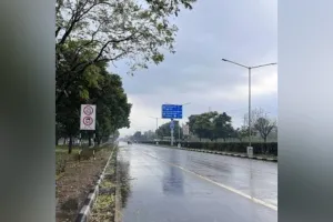 IMD Punjab Weather: ਪੰਜਾਬ ’ਚ ਅੱਜ ਤੋਂ ਤਿੰਨ ਦਿਨ ਭਾਰੀ ਮੀਂਹ ਦਾ ਅਲਰਟ, ਪੰਜ ਜ਼ਿਲ੍ਹਿਆਂ ਲਈ ਚਿਤਵਾਨੀ ਜਾਰੀ