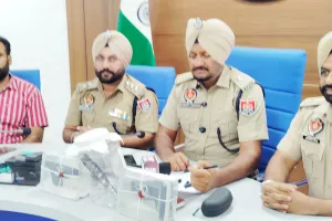 Malerkotla News: ਪੁਲਿਸ ਦੀ ਵੱਡੀ ਕਾਰਵਾਈ, ਗਲੌਕ ਸਮੇਤ ਹਥਿਆਰਾਂ ਦਾ ਜ਼ਖੀਰਾ ਬਰਾਮਦ