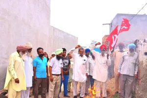 MGNREGA Protest: ਮਨਰੇਗਾ ਕਾਨੂੰਨ ਖਤਮ ਕਰਨ ਖਿਲਾਫ ਮਜ਼ਦੂਰਾਂ ਨੇ ਫੂਕਿਆ ਮੋਦੀ ਸਰਕਾਰ ਦਾ ਪੁਤਲਾ