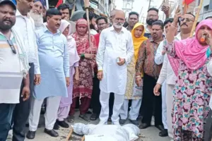 Moga Municipal Corporation: ਮੋਗਾ ਨਗਰ ਨਿਗਮ ਕਰਮਚਾਰੀਆਂ ਦੀ ਹੜਤਾਲ 16ਵੇਂ ਦਿਨ ਵੀ ਜਾਰੀ, ਪੰਜਾਬ ਸਰਕਾਰ ਖਿਲਾਫ਼ ਕੱਢਿਆ ਰੋਸ ਮਾਰਚ