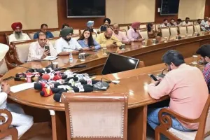 ਭਗਵੰਤ ਮਾਨ ਸਰਕਾਰ ਵੱਲੋਂ ਮੁੱਖ ਮੰਗਾਂ ਹੱਲ ਕੀਤੇ ਜਾਣ ਤੋਂ ਬਾਅਦ PSPCL ਯੂਨੀਅਨਾਂ ਤੇ ਆਮ ਆਦਮੀ ਕਲੀਨਿਕਾਂ ਦੇ ਅਮਲੇ ਨੇ ਹੜਤਾਲ ਵਾਪਸ ਲਈ, ਕੰਮ ਮੁੜ ਸ਼ੁਰੂ ਕੀਤਾ: ਹਰਪਾਲ ਸਿੰਘ ਚੀਮਾ
