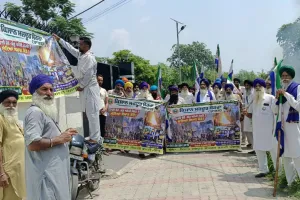 Amritsar News: ਕਿਸਾਨਾਂ ਨੇ ਕੇਂਦਰ ਤੇ ਪੰਜਾਬ ਸਰਕਾਰ ਦਾ ਪੁਤਲਾ ਸਾੜਿਆ