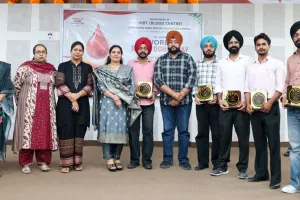 Blood Donation Awareness: ਬਲੱਡ ਡੋਨਰ ਡੇਅ ਮੌਕੇ ਸਮਾਜ ਸੇਵੀ ਸੁਸਾਇਟੀ ਤੇ ਖੂਨਦਾਨੀਆਂ ਦਾ ਸਨਮਾਨ