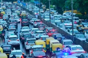 Delhi Weather: ਦਿੱਲੀ ’ਚ ਮੀਂਹ ਨਾਲ ਮੌਸਮ ਸੁਹਾਵਣਾ, ਮੁਸ਼ਕਲਾਂ ਦਾ ਵੀ ਕਰਨਾ ਪੈ ਰਿਹਾ ਹੈ ਸਾਹਮਣਾ