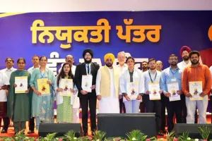 Job in Punjab: ਨਾ ਕੈਸ਼, ਨਾ ਫਰਮਾਇਸ਼: ਮੁੱਖ ਮੰਤਰੀ ਭਗਵੰਤ ਸਿੰਘ ਮਾਨ ਨੇ 866 ਨੌਜਵਾਨਾਂ ਨੂੰ ਸੌਂਪੇ ਸਰਕਾਰੀ ਨੌਕਰੀਆਂ ਦੇ ਨਿਯੁਕਤੀ ਪੱਤਰ