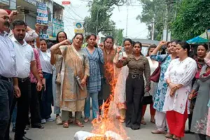 Pathankot News: ਪਠਾਨਕੋਟ ’ਚ ਸਿਹਤ ਵਿਭਾਗ ਦੇ ਕਰਮਚਾਰੀਆਂ ਦੀ ਪੂਰਨ ਹੜਤਾਲ, 66 ਡਿਸਪੈਂਸਰੀਆਂ ’ਤੇ ਸਿਹਤ ਸੇਵਾਵਾਂ ਪ੍ਰਭਾਵਿਤ