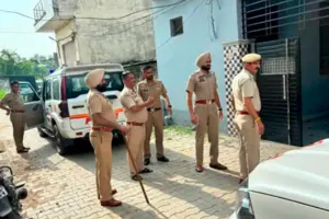 Pathankot Police: ਪਠਾਨਕੋਟ ਪੁਲਿਸ ਦਾ ਲਮੀਨੀ ਇਲਾਕੇ ’ਚ ਕਾਸੋ ਆਪ੍ਰੇਸ਼ਨ, ਘਰਾਂ ਤੋਂ ਲੈ ਕੇ ਵਾਹਨਾਂ ਤੱਕ ਚੈਕਿੰਗ