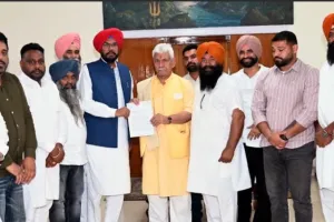 Punjab ਦੇ ਸਰਹੱਦੀ ਇਲਾਕਿਆਂ ਨੂੰ ਹੜ੍ਹਾਂ ਤੋਂ ਬਚਾਉਣ ਲਈ 'ਆਪ' ਵਿਧਾਇਕ ਧਾਲੀਵਾਲ ਨੇ ਜੰਮੂ-ਕਸ਼ਮੀਰ ਦੇ ਉਪ ਰਾਜਪਾਲ ਮਨੋਜ ਸਿਨਹਾ ਨਾਲ ਕੀਤੀ ਮੁਲਾਕਾਤ, ਉੱਜ ਨਦੀ 'ਤੇ ਬੰਨ੍ਹ ਬਣਾਉਣ ਦੀ ਚੁੱਕੀ ਮੰਗ