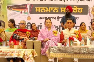 Sunam News: ਸਿੱਖਿਆ ਖੇਤਰ ਨੂੰ ਹੋਰ ਹੁਲਾਰਾ ਦੇਣ ਲਈ ਕੈਬਨਿਟ ਮੰਤਰੀ ਅਮਨ ਅਰੋੜਾ ਦਾ ਅਹਿਮ ਉਪਰਾਲਾ, ਸਰਕਾਰੀ ਸਕੂਲਾਂ ਦੇ 19,886 ਵਿਦਿਆਰਥੀਆਂ ਨੂੰ ਸਕੂਲ ਬੈਗ ਦੇਣ ਦੀ ਸ਼ੁਰੂਆਤ