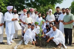 Welfare Work: ਮਹਾਂ ਸ਼ਹੀਦ ਗੁਰਜੀਤ ਸਿੰਘ ਇੰਸਾਂ ਤੇ ਸ਼ਹੀਦ ਹਰੀ ਸਿੰਘ ਇੰਸਾਂ ਦੇ ਪਰਿਵਾਰਾਂ ਨੇ ਵਾਤਾਵਰਨ ਦੀ ਸ਼ੁੱਧਤਾ ਲਈ ਲਾਏ ਬੂਟੇ