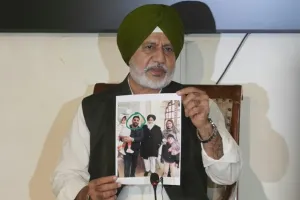 AAP Punjab: ਆਪ ਦਾ ਅਕਾਲੀਆਂ 'ਤੇ ਪਲਟਵਾਰ, ਬਲਤੇਜ ਪੰਨੂ ਨੇ ਅਮਰਦੀਪ ਗਰੇਵਾਲ ਦੀਆਂ ਸੀਨੀਅਰ ਭਾਜਪਾ ਆਗੂਆਂ ਨਾਲ ਅਤੇ ਗੁਰੀ ਚਾਹਲ ਦੀਆਂ ਅਕਾਲੀਆਂ ਨਾਲ ਦਿਖਾਈਆਂ ਤਸਵੀਰਾਂ