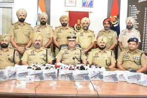 Amritsar News: ਅੰਮ੍ਰਿਤਸਰ ਪੁਲਿਸ ਨੇ ਪੰਜ ਵਿਅਕਤੀਆਂ ਨੂੰ 13 ਪਿਸਤੌਲਾਂ ਤੇ ਹੈਰੋਇਨ ਸਮੇਤ ਕੀਤਾ ਕਾਬੂ