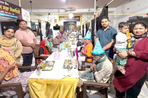 Social Service News: ਡੇਰਾ ਸ਼ਰਧਾਲੂ ਭੈਣ ਪੂਜਾ ਇੰਸਾਂ ਨੇ ਆਪਣਾ ਜਨਮ ਦਿਨ ਬਿਰਧ ਆਸ਼ਰਮ ’ਚ ਬਜ਼ੁਰਗਾਂ ਤੇ ਮੰਦਬੁਧੀਆਂ ਨਾਲ ਮਨਾਇਆ 