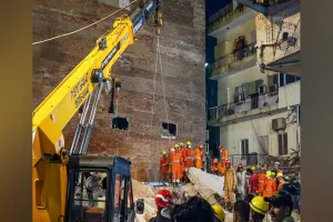 Delhi Building Collapse: ਦਿੱਲੀ ਦੇ ਸੱਤਿਆ ਨਿਕੇਤਨ ਪੀਜੀ ਹਾਦਸੇ ’ਚ ਮਰਨ ਵਾਲਿਆਂ ਦੀ ਗਿਣਤੀ 6 ਹੋਈ, ਬਚਾਅ ਕਾਰਜ ਤੇਜ਼