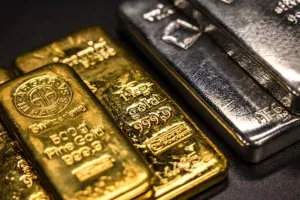 Gold Price Today: ਸਰਾਫਾ ਬਾਜ਼ਾਰ ’ਚ ਸੋਨੇ ਦੀ ਘਟੀ ਚਮਕ, ਚਾਂਦੀ ਦੀ ਕੀਮਤ ’ਚ ਕੋਈ ਬਦਲਾਅ ਨਹੀਂ